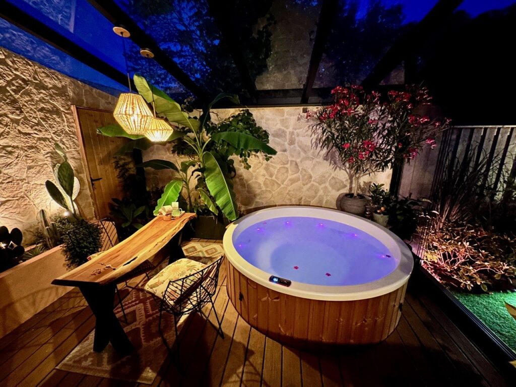 Hottub geplaatst bij een klant van Spabad Limburg